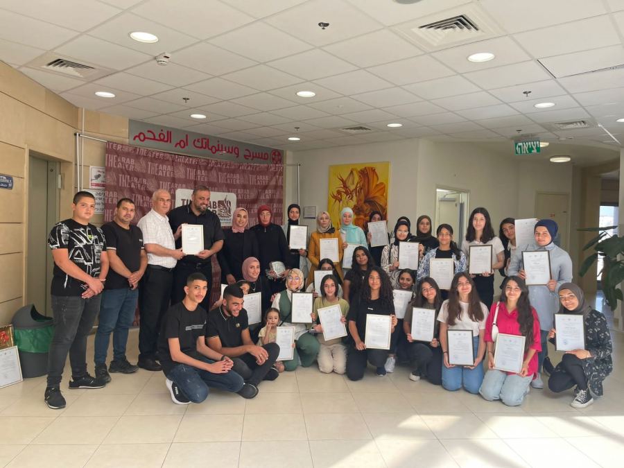 في لفتة مميزة جمعية قربان تكرم المشاركين في بازار العودة للمدارس